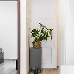 Apartment Modern And Cozy Flat With Balcony *