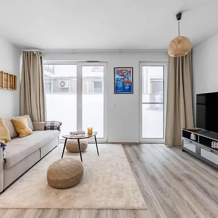 Modern And Cozy Flat With Balcony * Μπρατισλάβα