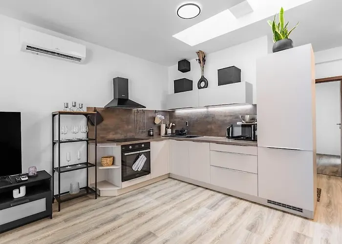 Modern And Cozy Flat With Balcony * Bratislava