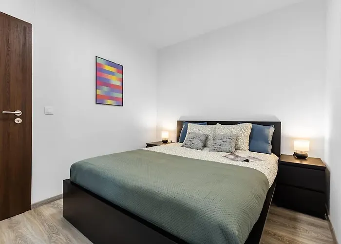 Modern And Cozy Flat With Balcony アパート ブラチスラヴァ