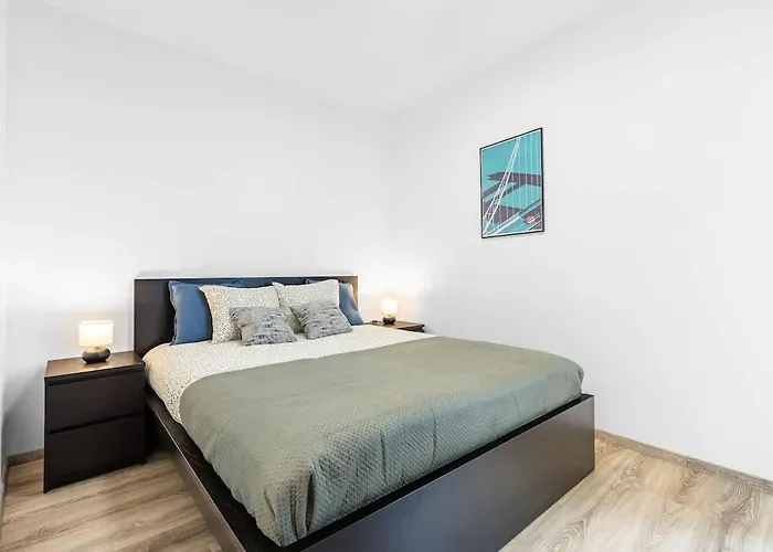 Modern And Cozy Flat With Balcony *