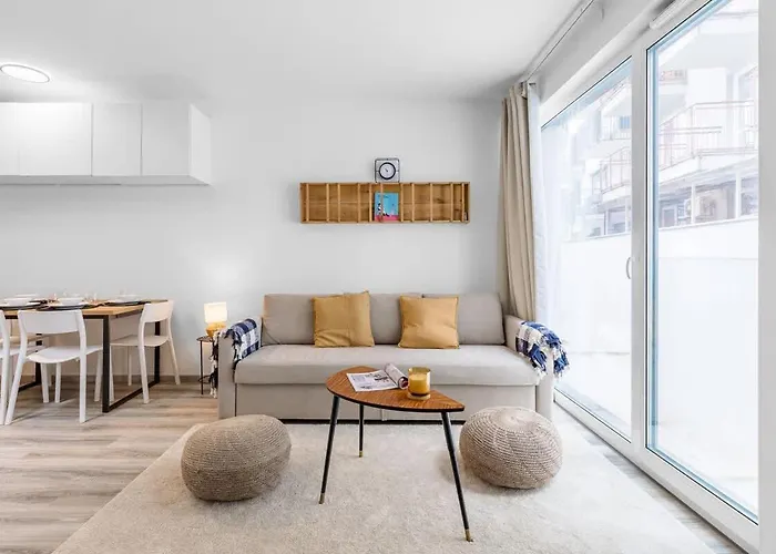 Modern And Cozy Flat With Balcony * براتسيلافا