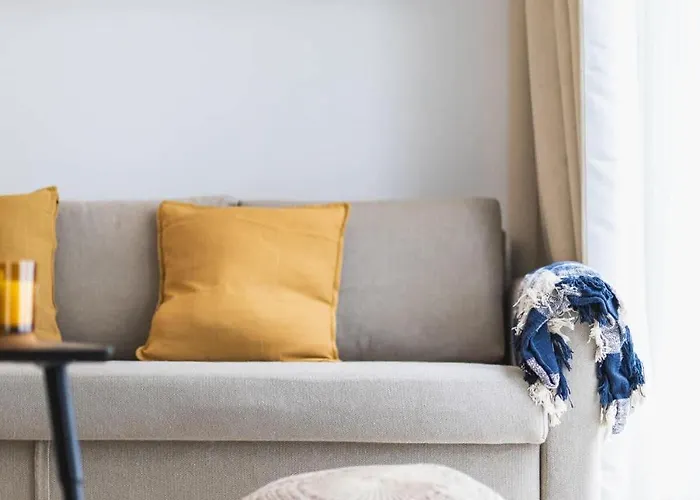 Modern And Cozy Flat With Balcony شقة *