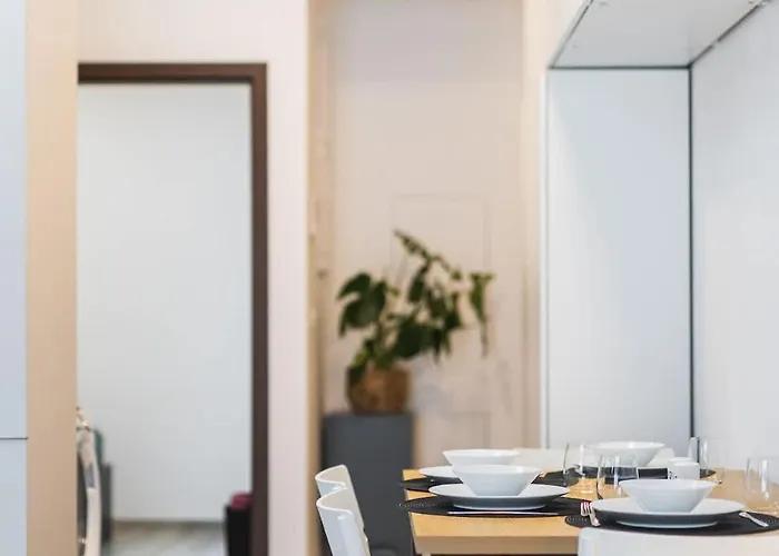 Modern And Cozy Flat With Balcony דירה